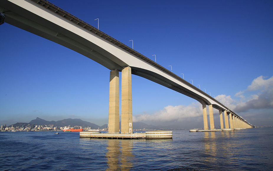 Ponte Rio-Niterói (Halley Pacheco). Crédito: Wikimedia Commons