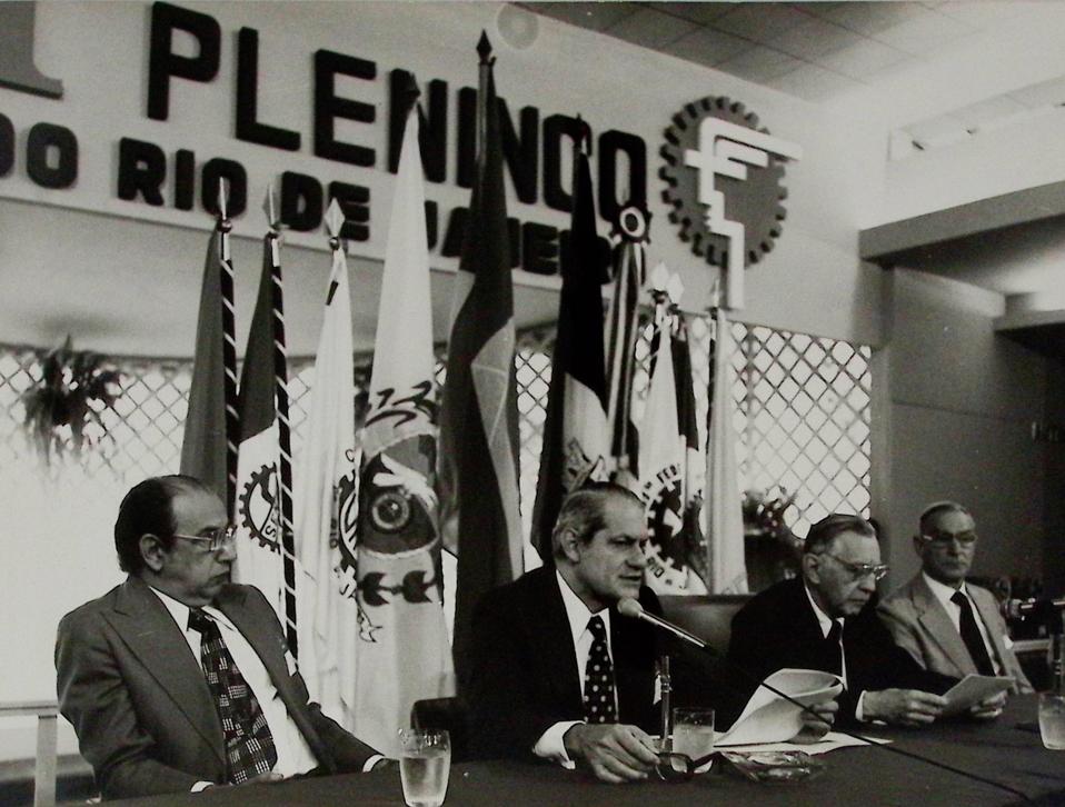 Arthur João Donato fala em sessão da 1º Pleninco do Estado do Rio de Janeiro em 1975. Créditos: Acervo Firjan