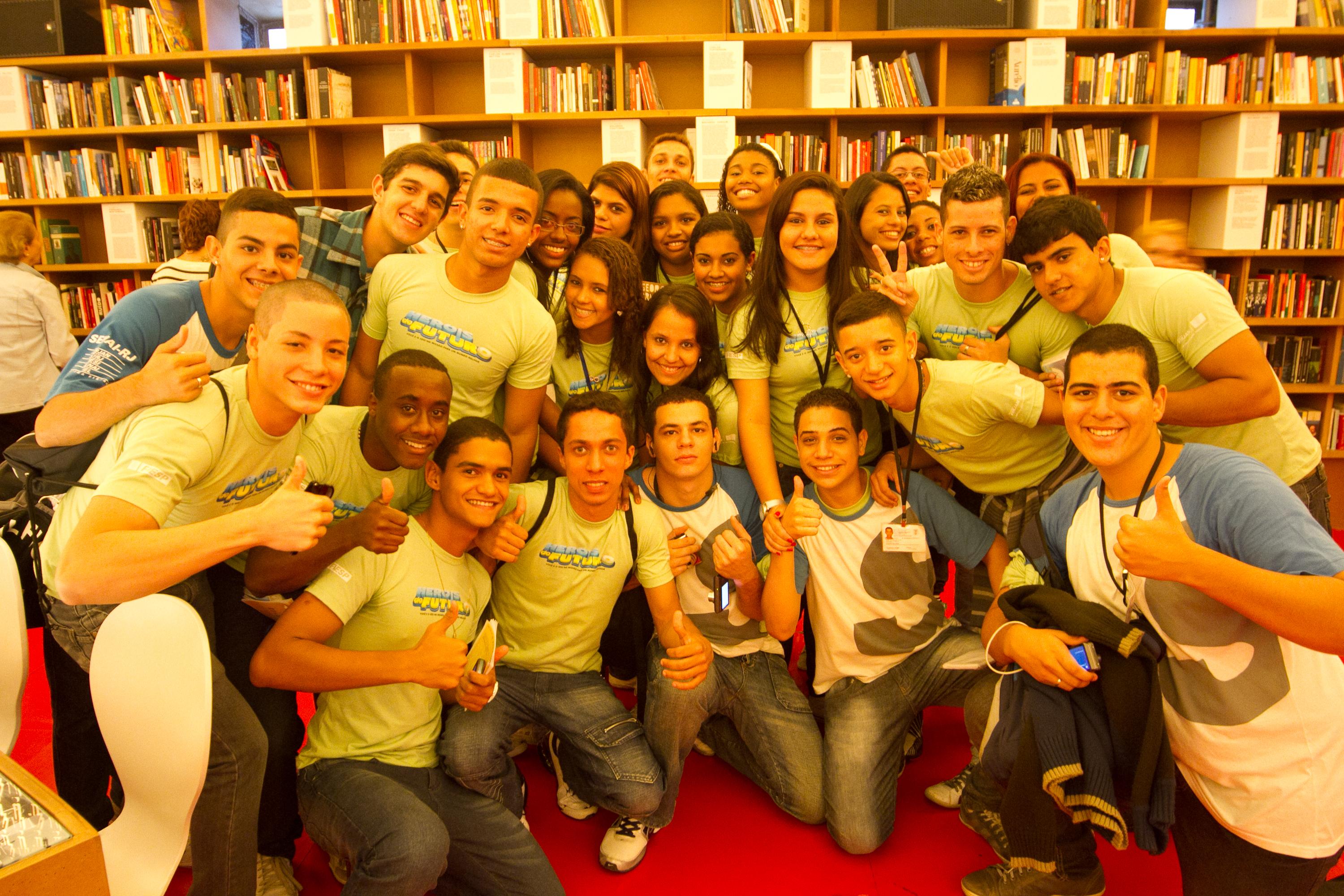 Alunos visitam o Humanidade 2012. Créditos: Guarim de Lorena/ Acervo Firjan