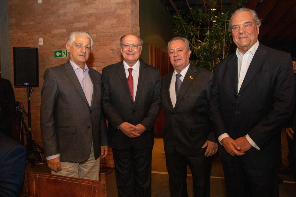 Luiz Césio Caetano, Geraldo Alckmin, Ricardo Alban e Eduardo Eugenio Gouvêia Vieira no dia 3/05/2023. Créditos: Paula Johas/ Acervo Firjan